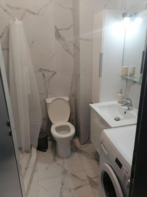 Ferienwohnung Σπιτι Ιδανικο Για 4 Ατομα Στον Αγ. Νικολαο Αττικησ Athen Exterior foto
